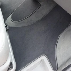 Autix - 1-delna velur preproga za VW T6.1 Bus / Multivan / Caravelle / California – črna